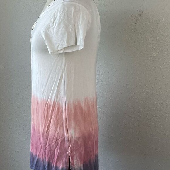 Pre-Owed American Eagle Womens Tie-Dye Snap V-Neck Open Back Short Sleeve Top S - Picture 2 of 5